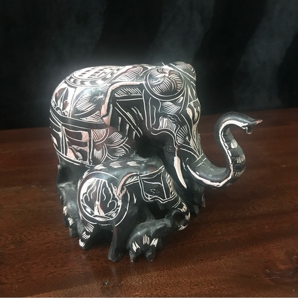 Good Luck Symbols Elephant Family - Picture 2 of 9